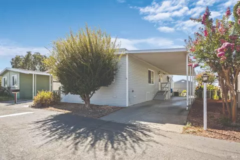 1066 Maple Dr, Windsor, CA 95492 photo 2