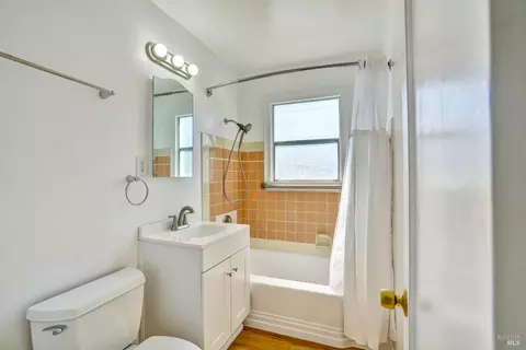 Bath - 2905 Irwin St, Vallejo, CA 94591 photo 1 of 1