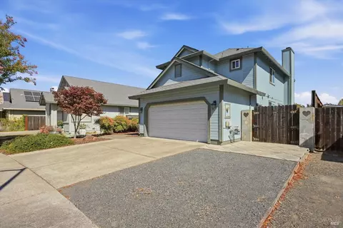 2148 Bock St, Santa Rosa, CA 95403
