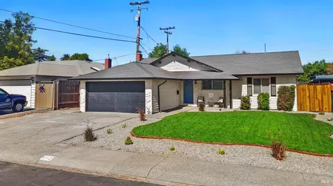 442 Elder St, Vacaville, CA 95688