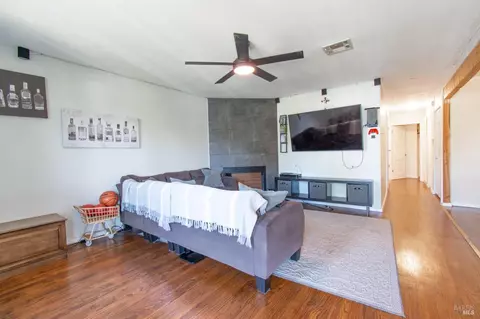 Living - 343 Ladera Dr, Vallejo, CA 94591 photo 2 of 2
