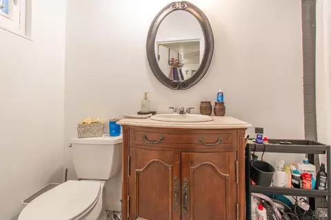 Bath - 343 Ladera Dr, Vallejo, CA 94591 photo 3 of 4