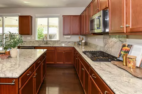 Kitchen - 2417 Hancock Dr, Fairfield, CA 94533 photo 3 of 5