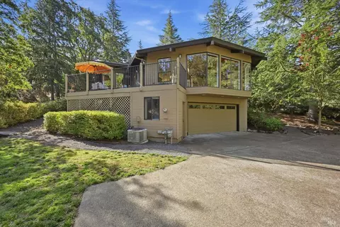 650 Wild Oak Dr, Santa Rosa, CA 95409