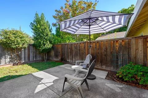 Exterior - 260 Usher Dr, Windsor, CA 95492 photo 4 of 9