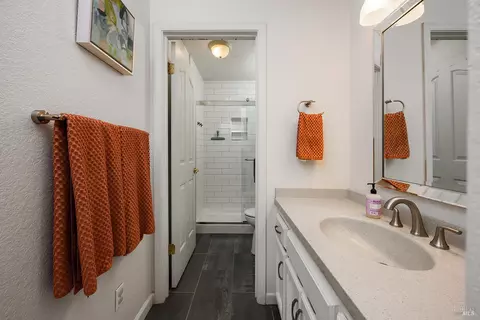 Bath - 260 Usher Dr, Windsor, CA 95492 photo 2 of 4
