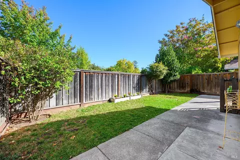 Exterior - 260 Usher Dr, Windsor, CA 95492 photo 3 of 9