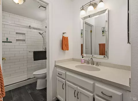 Bath - 260 Usher Dr, Windsor, CA 95492 photo 1 of 4