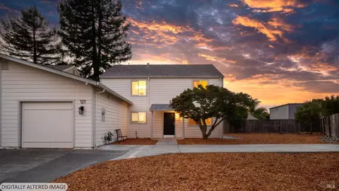 121 Verde Ct, Petaluma, CA 94954