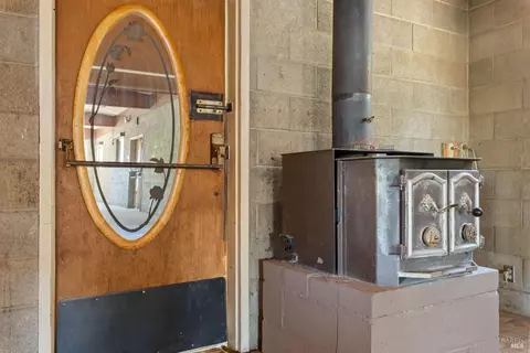 Entry Way - 1400 Recreation Rd, Ukiah, CA 95482 photo 1 of 1