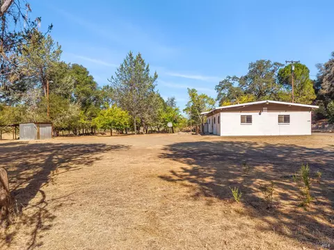 Exterior - 1400 Recreation Rd, Ukiah, CA 95482 photo 11 of 15
