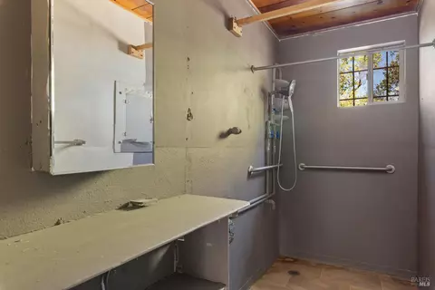 Bath - 1400 Recreation Rd, Ukiah, CA 95482 photo 1 of 2