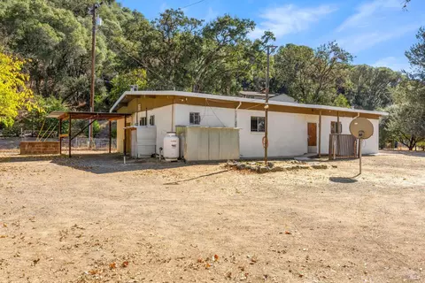 Exterior - 1400 Recreation Rd, Ukiah, CA 95482 photo 7 of 15