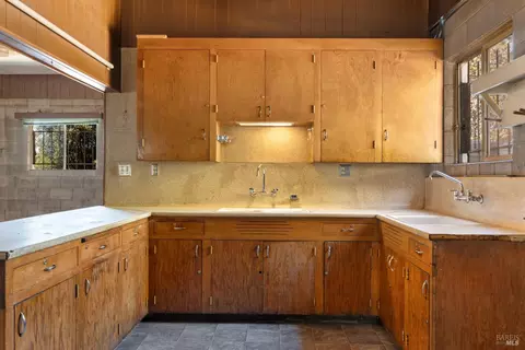 Kitchen - 1400 Recreation Rd, Ukiah, CA 95482 photo 2 of 2