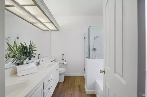 Bath - 802 Monaghan Cir, Vacaville, CA 95688 photo 1 of 5