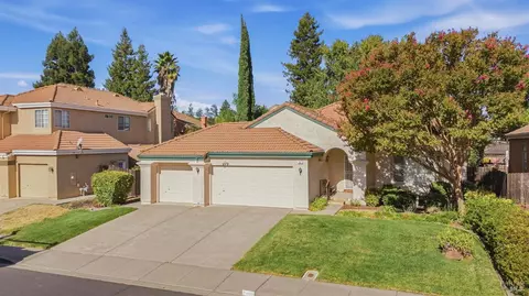 Exterior - 802 Monaghan Cir, Vacaville, CA 95688 photo 2 of 11