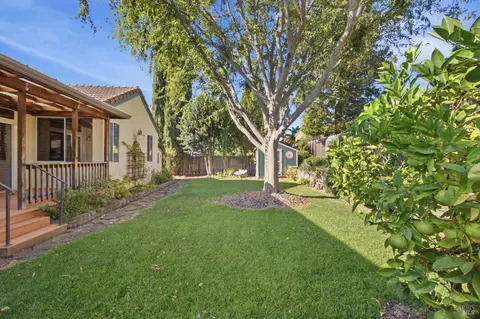 Exterior - 802 Monaghan Cir, Vacaville, CA 95688 photo 6 of 11