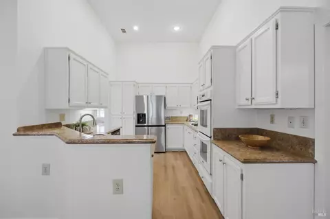 Kitchen - 802 Monaghan Cir, Vacaville, CA 95688 photo 4 of 4