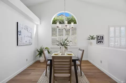 Dining - 802 Monaghan Cir, Vacaville, CA 95688 photo 2 of 3