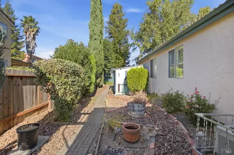 Exterior - 802 Monaghan Cir, Vacaville, CA 95688 photo 11 of 11