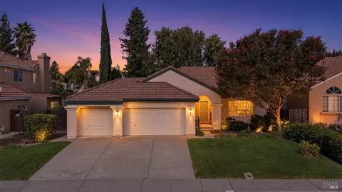 Exterior - 802 Monaghan Cir, Vacaville, CA 95688 photo 1 of 11