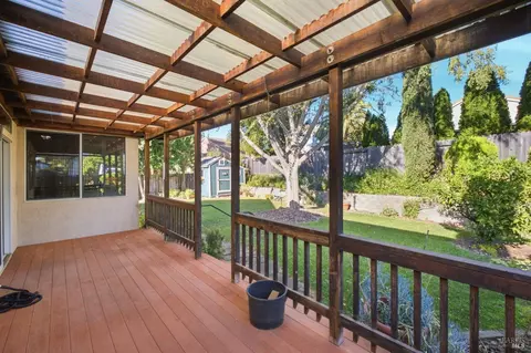 Exterior - 802 Monaghan Cir, Vacaville, CA 95688 photo 4 of 11