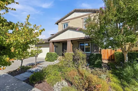 Exterior - 218 Saffron Ct, Napa, CA 94559 photo 2 of 15