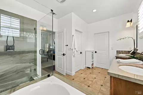Bath - 218 Saffron Ct, Napa, CA 94559 photo 5 of 5