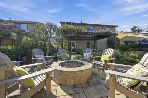 Exterior - 218 Saffron Ct, Napa, CA 94559 photo 5 of 15
