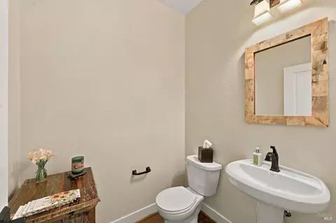 Bath - 218 Saffron Ct, Napa, CA 94559 photo 1 of 5