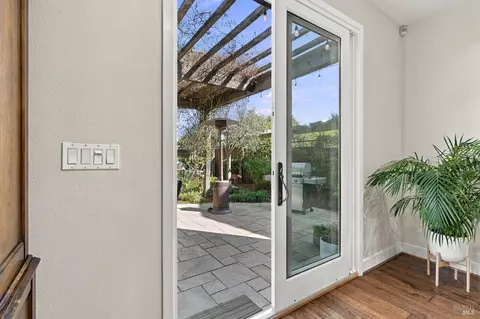 Entry Way - 218 Saffron Ct, Napa, CA 94559 photo 2 of 5