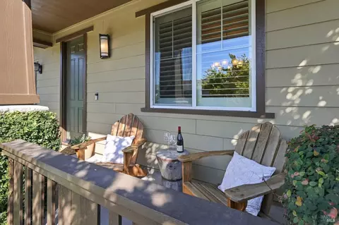 Exterior - 218 Saffron Ct, Napa, CA 94559 photo 3 of 15