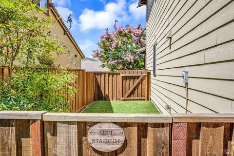 Exterior - 218 Saffron Ct, Napa, CA 94559 photo 13 of 15
