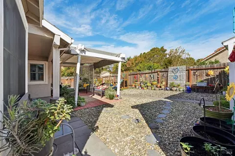Exterior - 1102 Charter Ln, Fairfield, CA 94533 photo 6 of 22