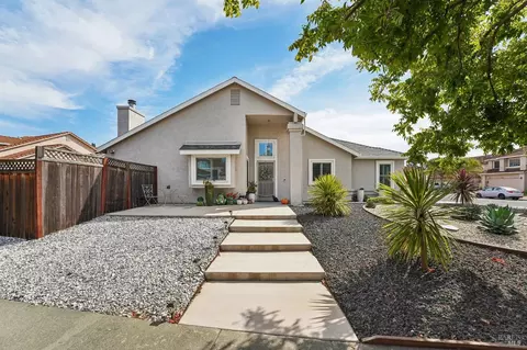 Exterior - 1102 Charter Ln, Fairfield, CA 94533 photo 17 of 22