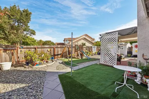 Exterior - 1102 Charter Ln, Fairfield, CA 94533 photo 10 of 22