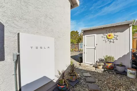 Exterior - 1102 Charter Ln, Fairfield, CA 94533 photo 7 of 22