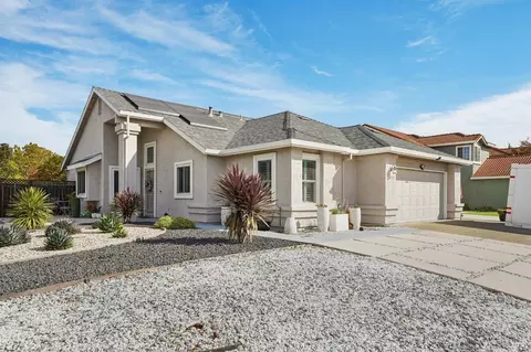 Exterior - 1102 Charter Ln, Fairfield, CA 94533 photo 14 of 22