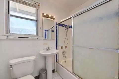 Bath - 62 Parrott St, Vallejo, CA 94590 photo 1 of 1