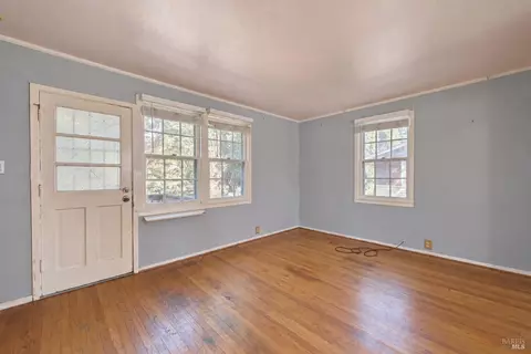 Living - 62 Parrott St, Vallejo, CA 94590 photo 2 of 2