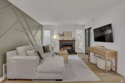 Living - 308 Mill Rd, Martinez, CA 94553 photo 3 of 3