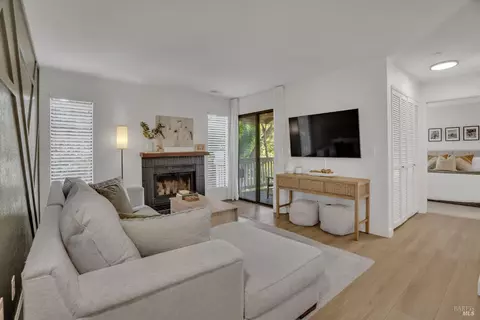 Living - 308 Mill Rd, Martinez, CA 94553 photo 2 of 3