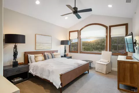 Bedroom - 4575 Lovall Valley Loop Rd, Sonoma, CA 95476 photo 2 of 5