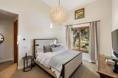 Bedroom - 4575 Lovall Valley Loop Rd, Sonoma, CA 95476 photo 4 of 5