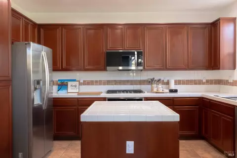 Kitchen - 8400 Bennington Ct, Vallejo, CA 94591 photo 1 of 8
