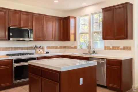 Kitchen - 8400 Bennington Ct, Vallejo, CA 94591 photo 8 of 8
