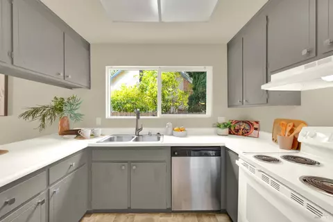 Kitchen - 2964 Orchid St, Fairfield, CA 94533 photo 3 of 4
