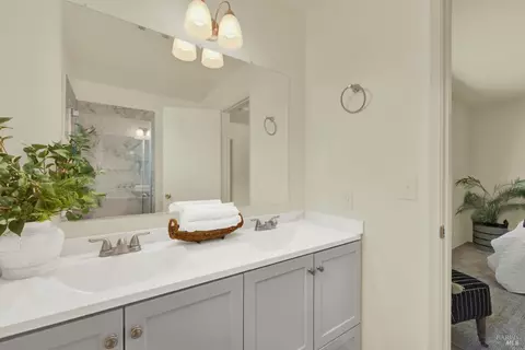 Bath - 2964 Orchid St, Fairfield, CA 94533 photo 1 of 4