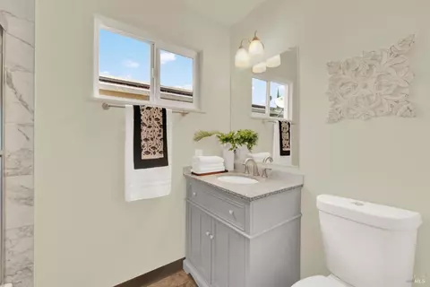 Bath - 2964 Orchid St, Fairfield, CA 94533 photo 3 of 4