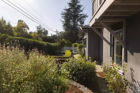 Exterior - 494 4th St E, Sonoma, CA 95476 photo 3 of 7